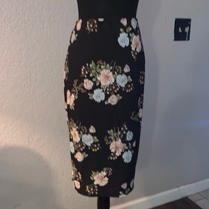 ECU black/floral pencil skirt size 2X